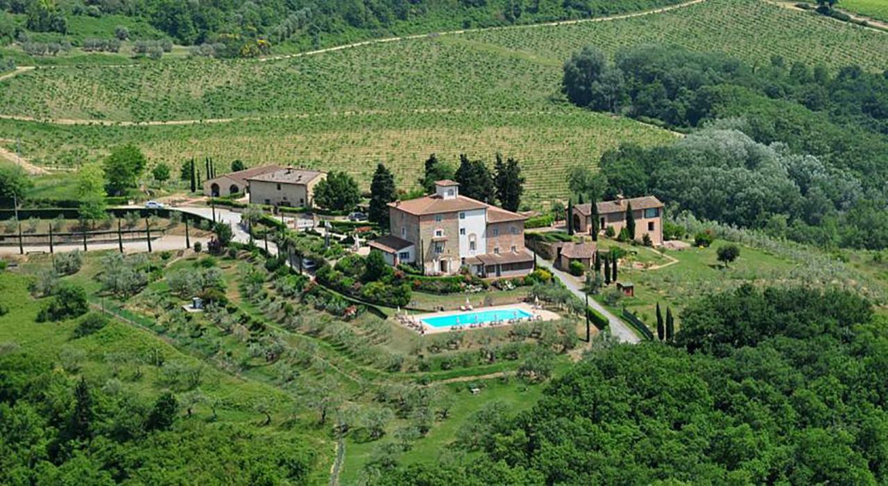 Appartamenti Ava E Tegrino Nell'Antica Dimora Di Fulignano San Gimignano Bagian luar foto