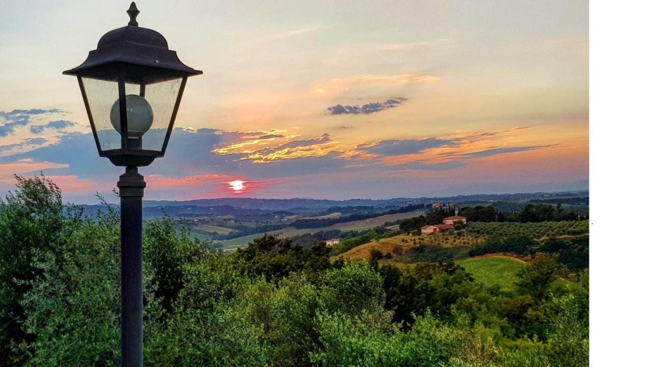 Appartamenti Ava E Tegrino Nell'Antica Dimora Di Fulignano San Gimignano Bagian luar foto